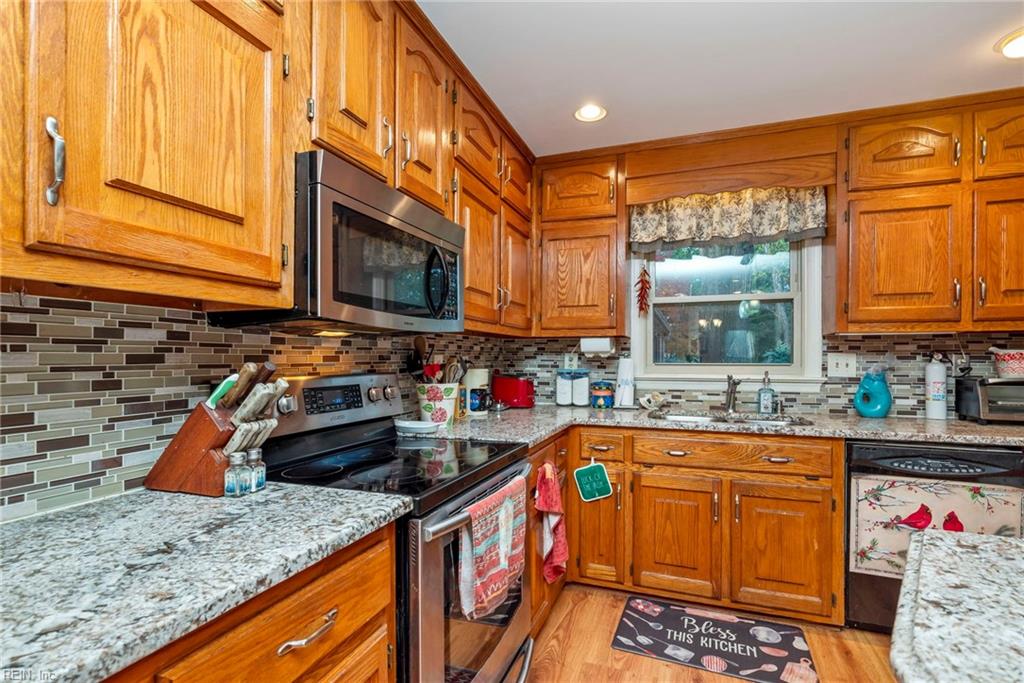 7112 Foxs Lair Court