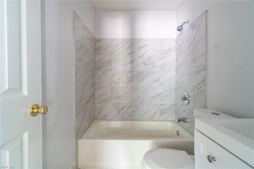 2705 Sewells Point RD