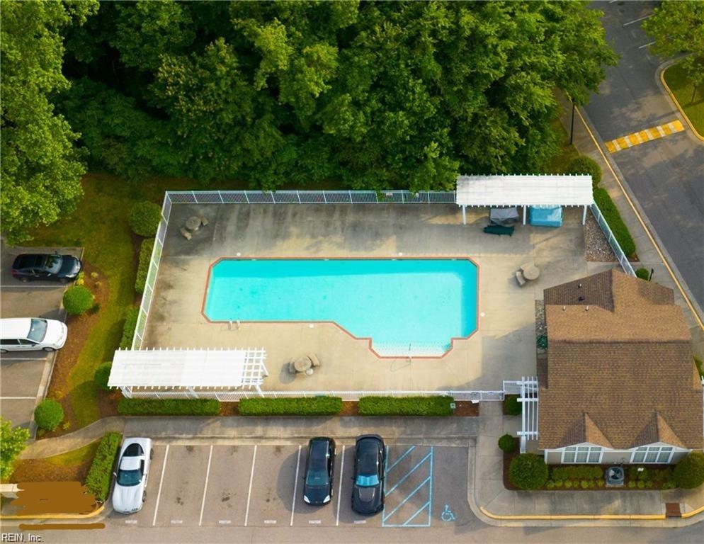 908 Southmoor DR 102