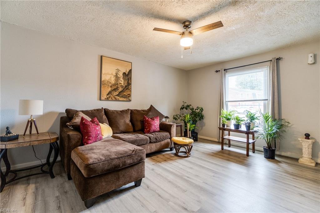 389 Susan Constant DR