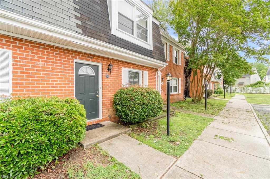 389 Susan Constant DR