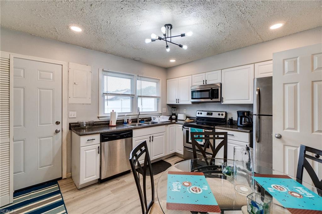 389 Susan Constant DR