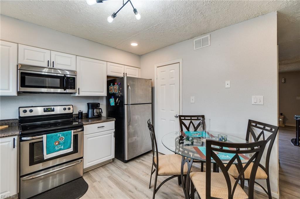 389 Susan Constant DR