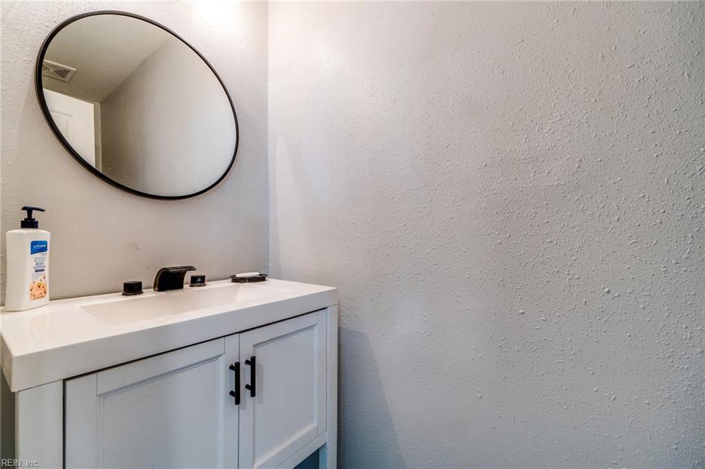 389 Susan Constant DR