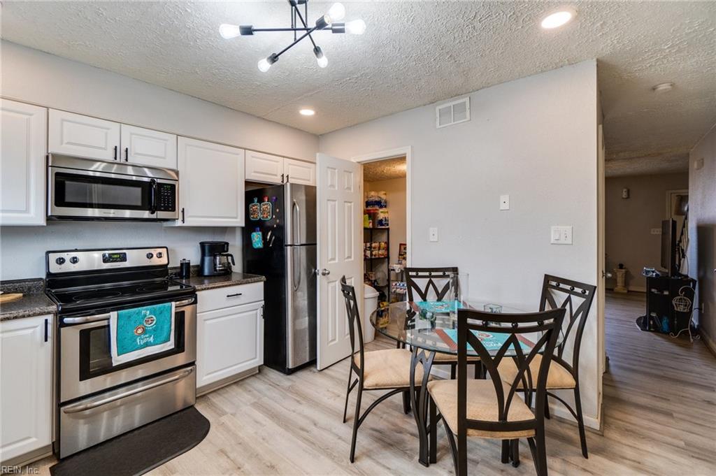 389 Susan Constant DR