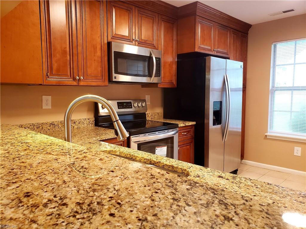 1449 Willow Pointe CT