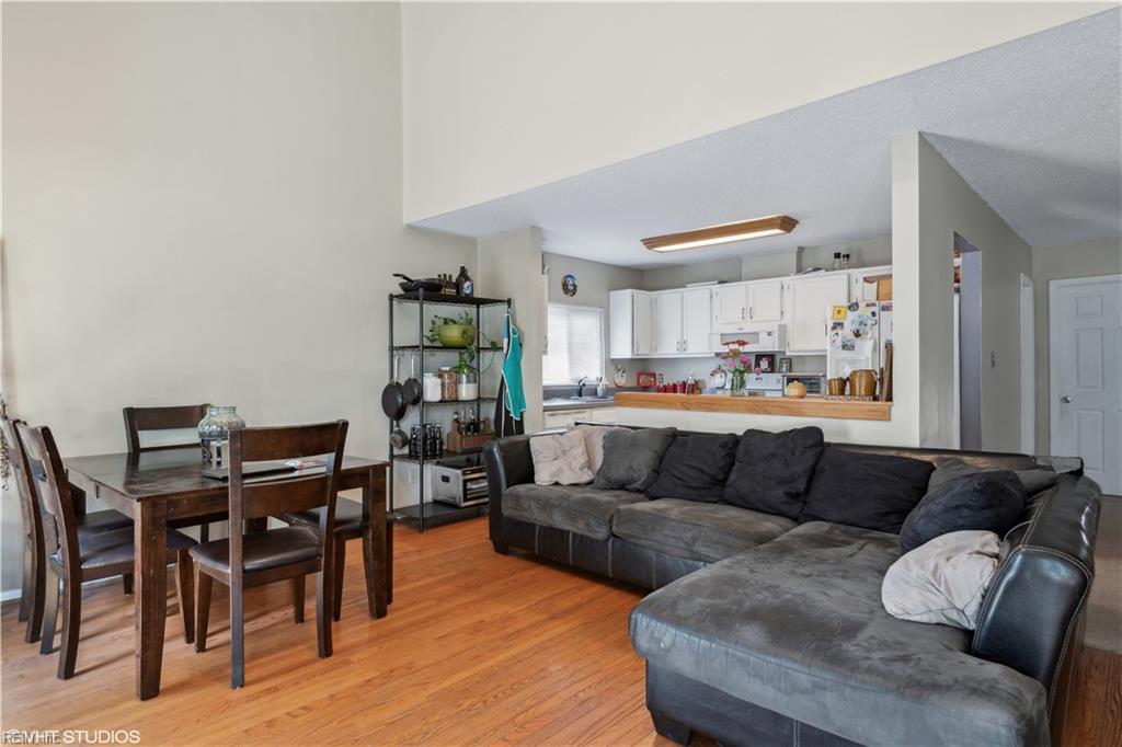 3858 Chimney Creek DR