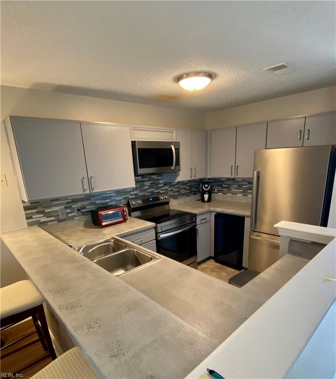 4137 Laurel Green CIR