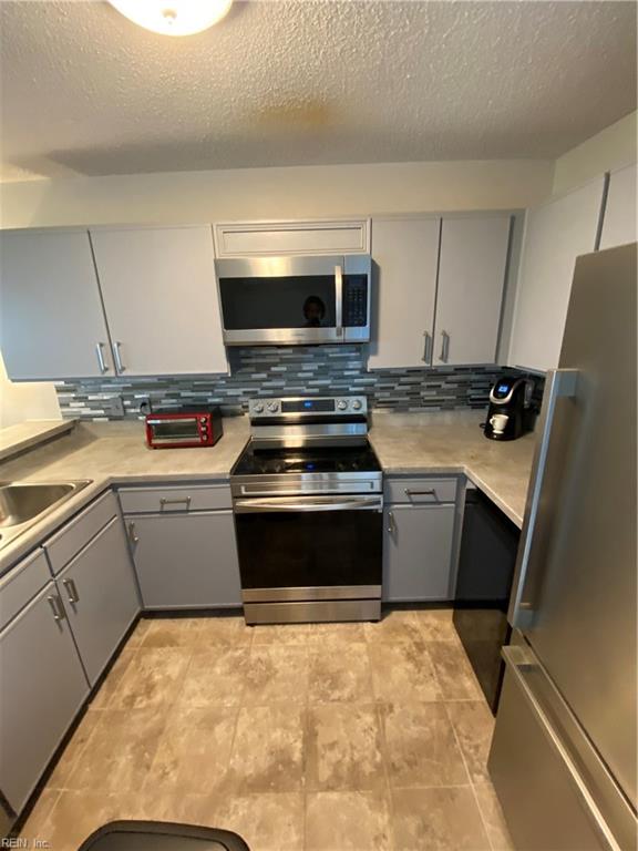 4137 Laurel Green CIR