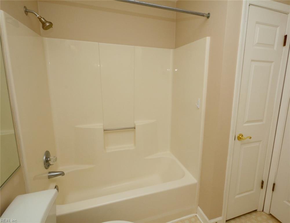 1040 Spotswood AVE 206