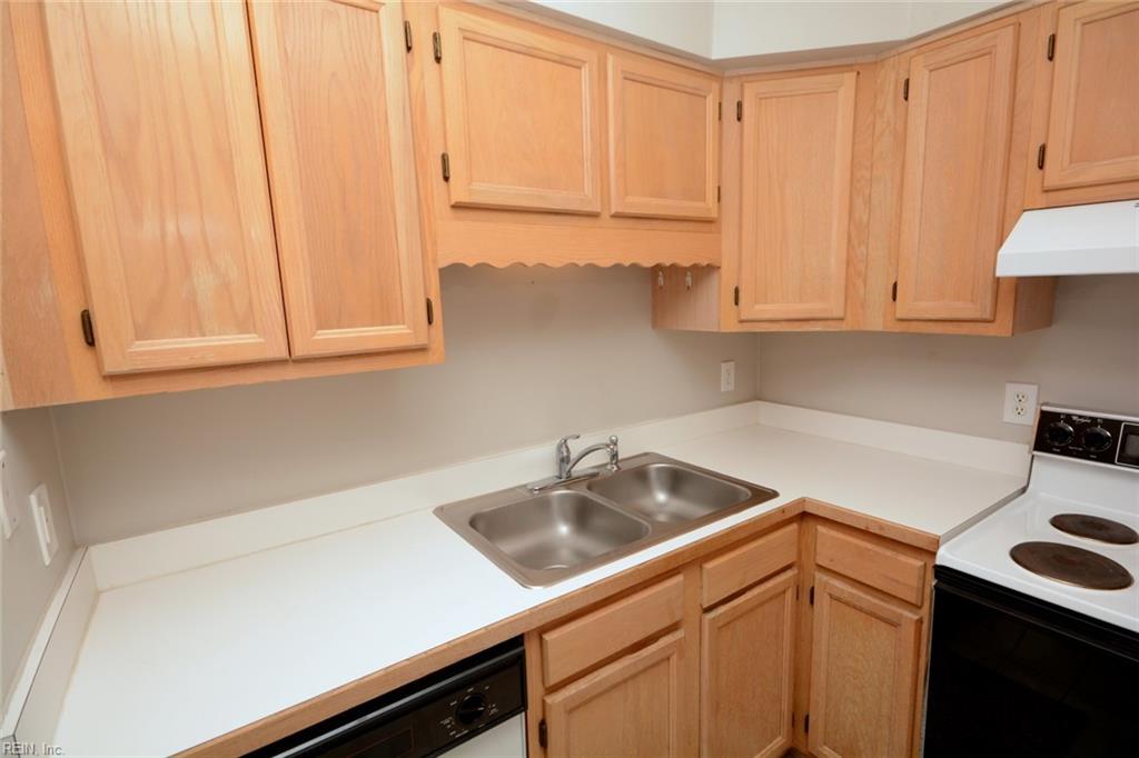 1040 Spotswood AVE 206