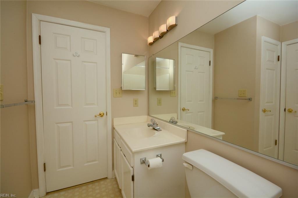 1040 Spotswood AVE 206