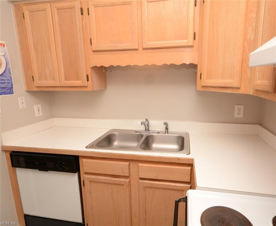 1040 Spotswood AVE 206