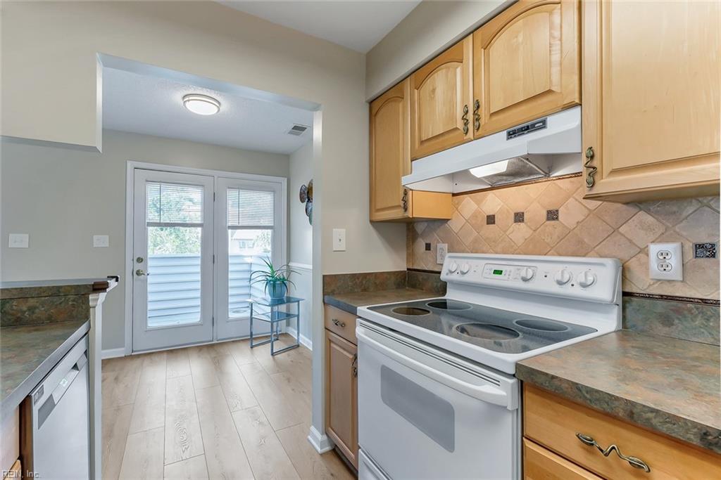 704 Shenandoah River DR D