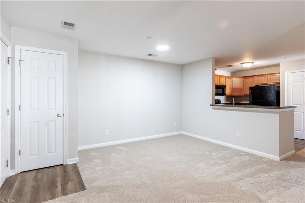 431 Old Colonial WAY 203