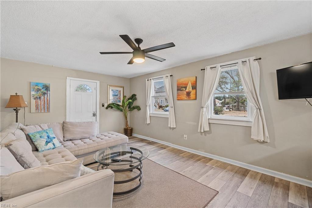 9564 18th Bay Street