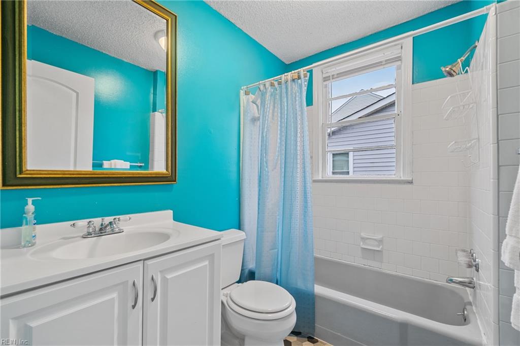 9564 18th Bay Street