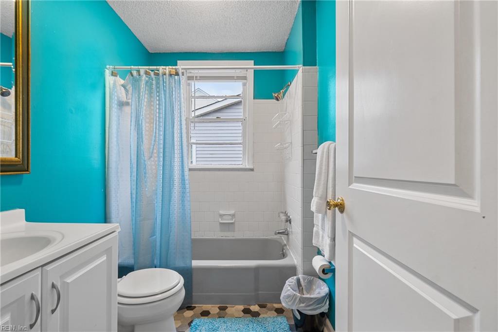 9564 18th Bay Street