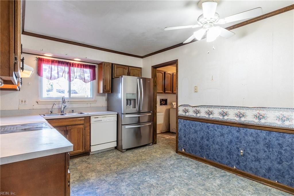 1125 Valley Stream CT