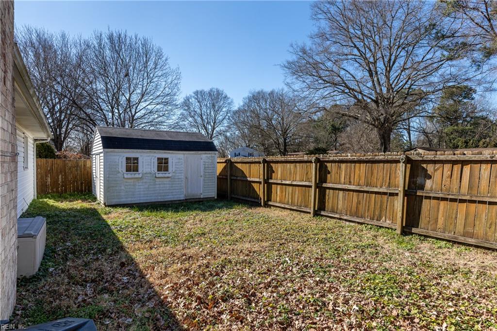 1125 Valley Stream CT