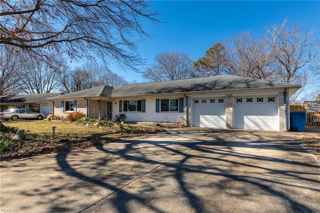 1125 Valley Stream CT