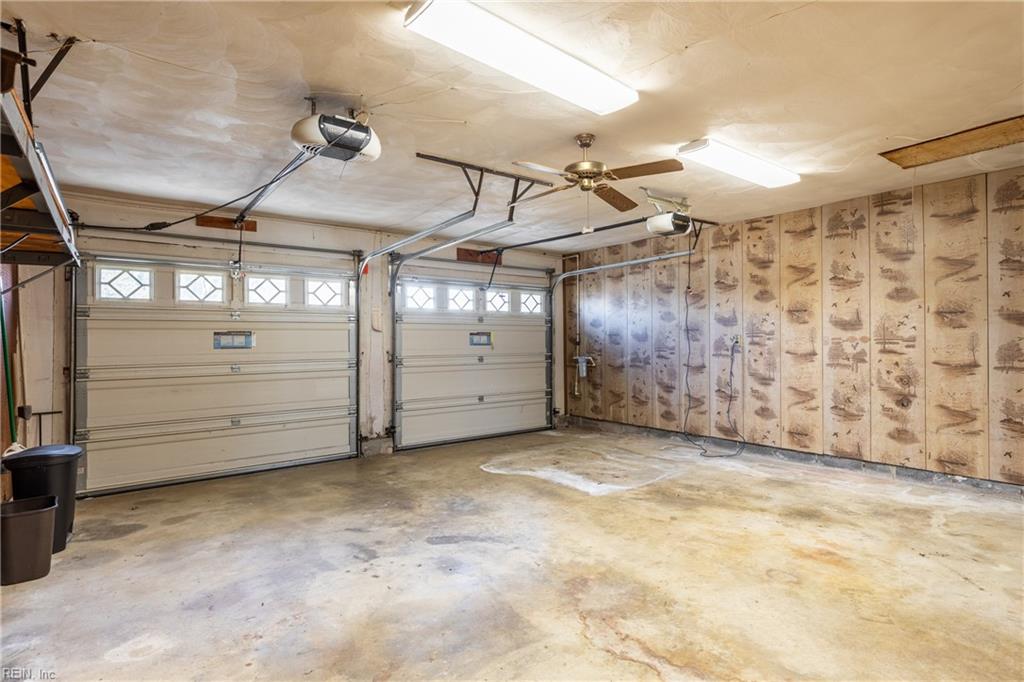 1125 Valley Stream CT