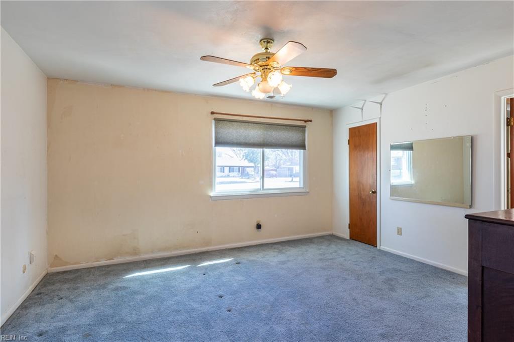 1125 Valley Stream CT