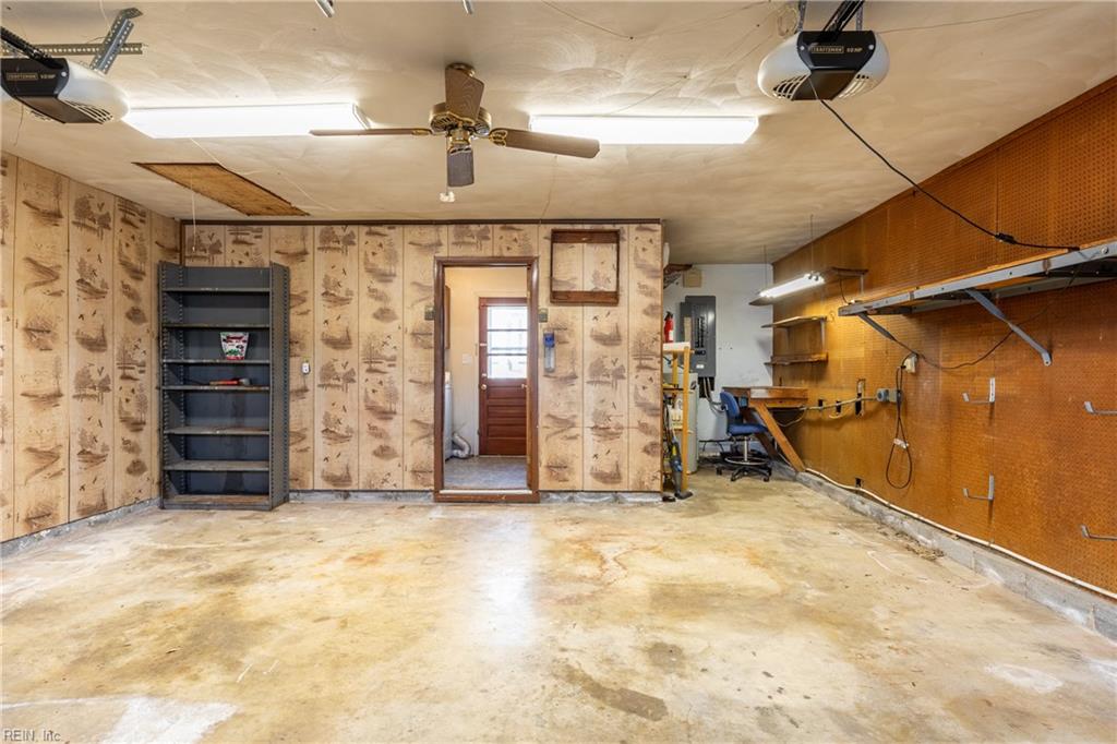 1125 Valley Stream CT