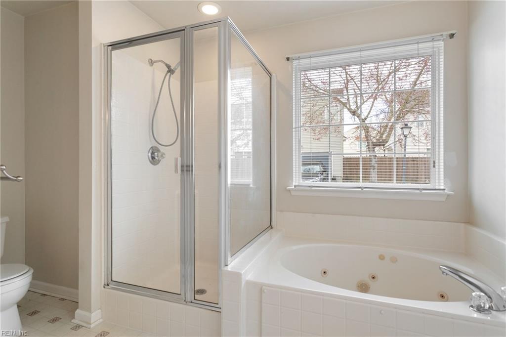 1237 Duchess Of York QUAY