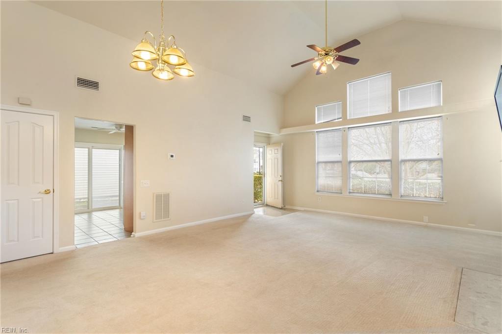 1237 Duchess Of York QUAY