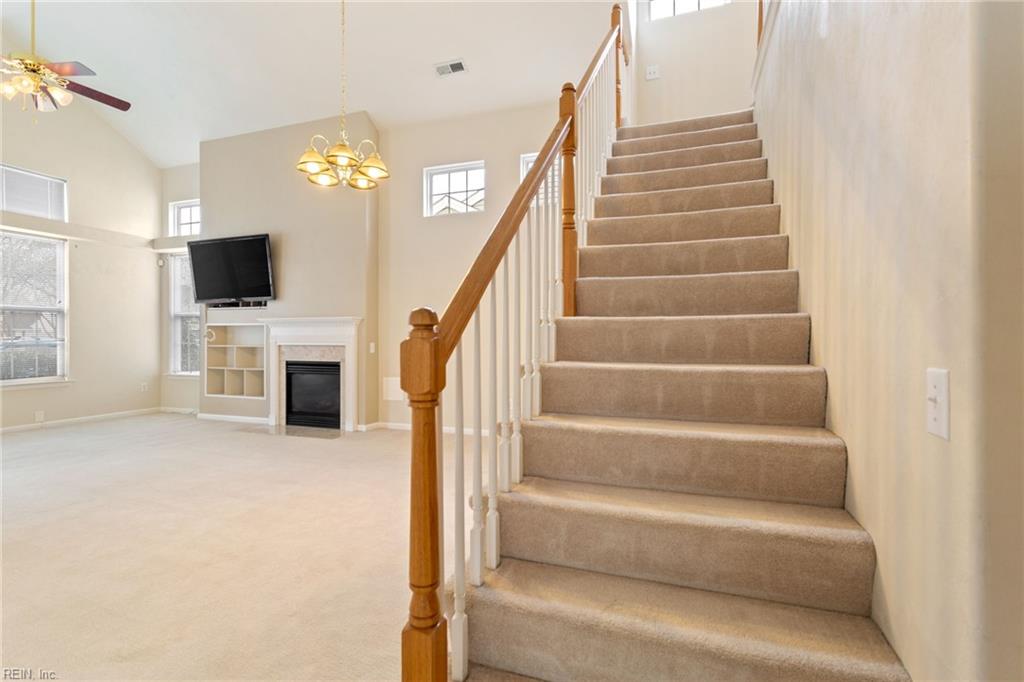 1237 Duchess Of York QUAY