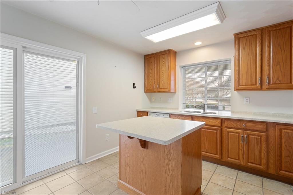 1237 Duchess Of York QUAY