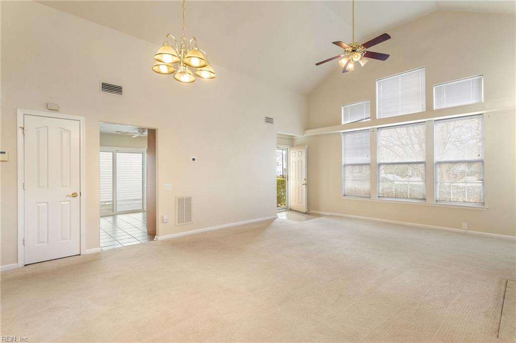 1237 Duchess Of York QUAY