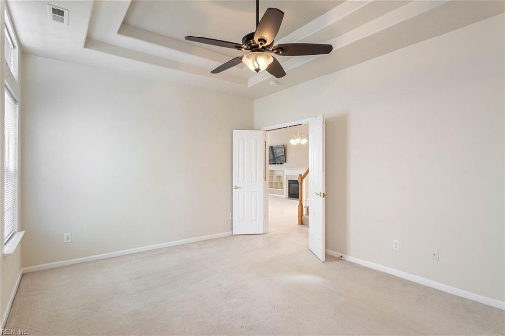 1237 Duchess Of York QUAY