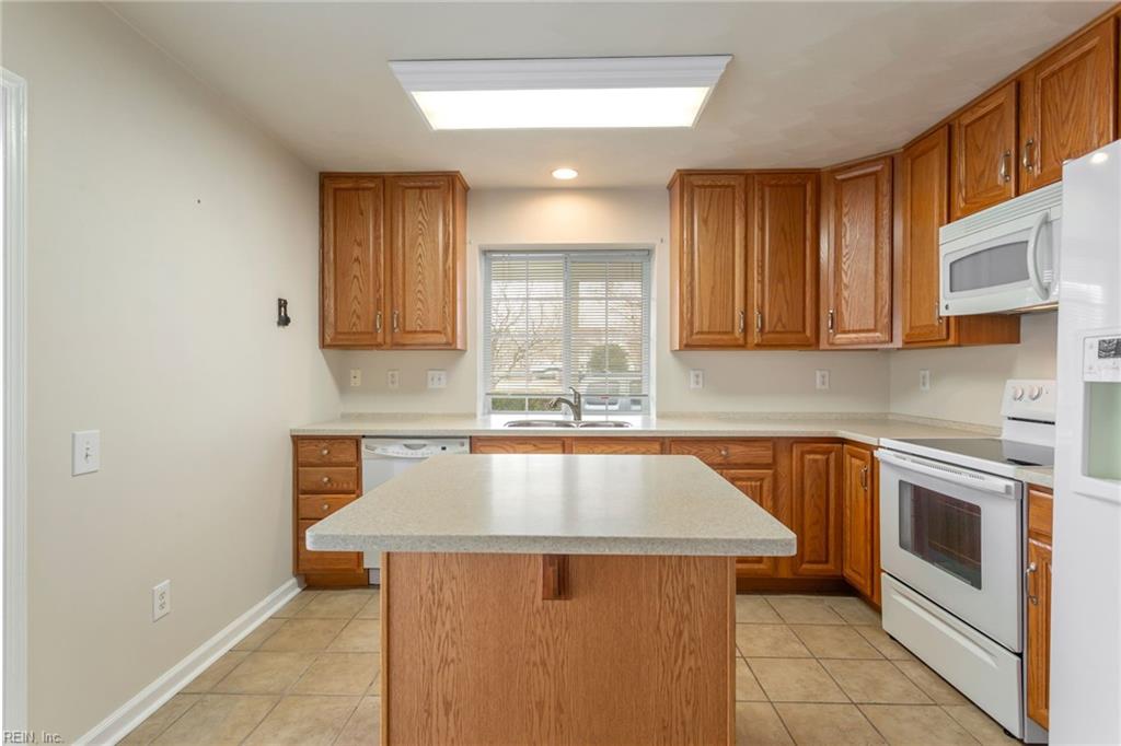 1237 Duchess Of York QUAY