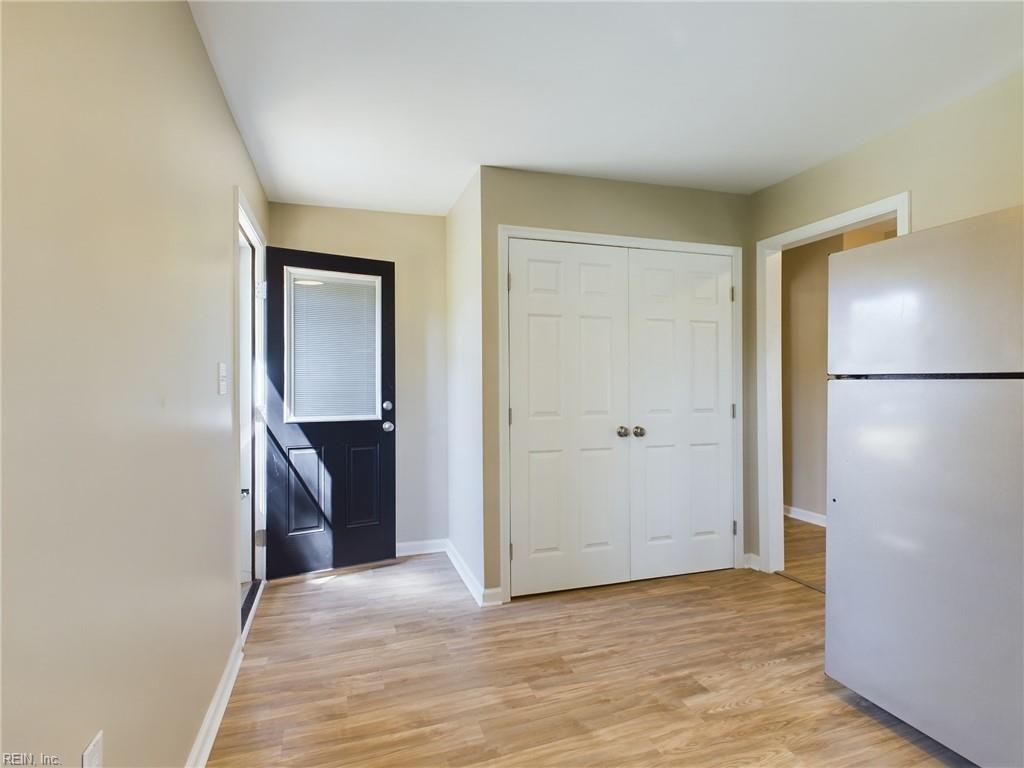 6864 Fields Landing RD