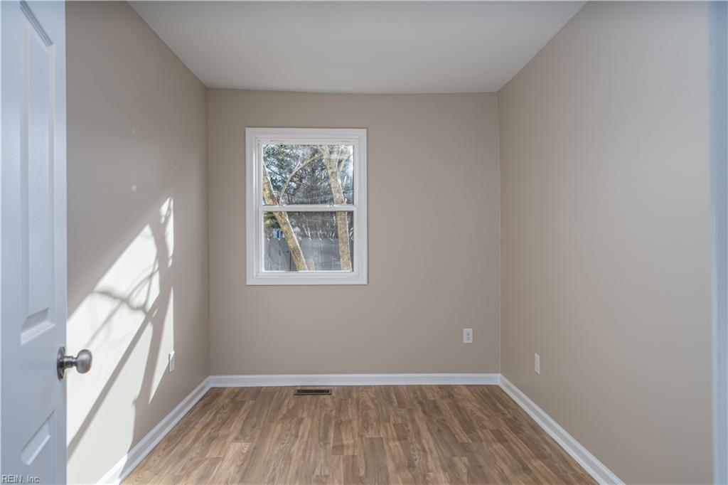 6864 Fields Landing RD