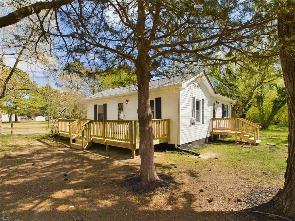 6864 Fields Landing RD