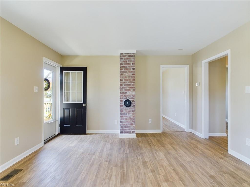 6864 Fields Landing RD