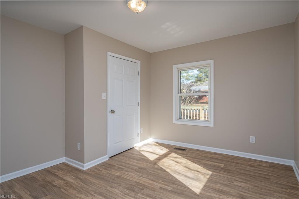 6864 Fields Landing RD