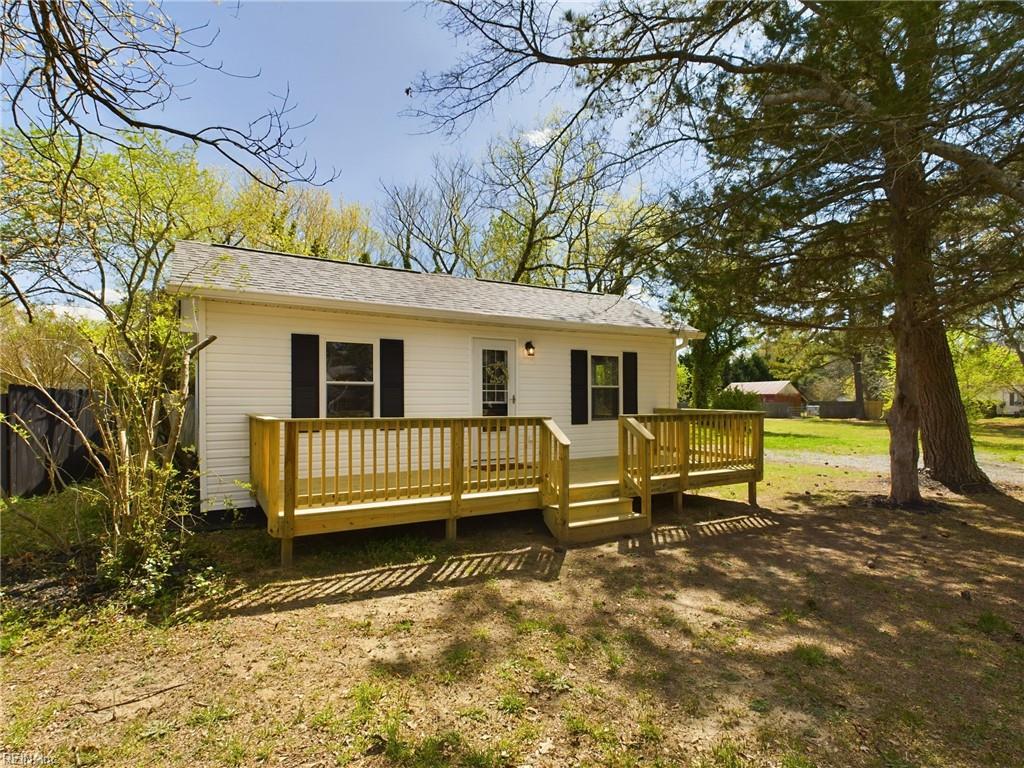 6864 Fields Landing RD