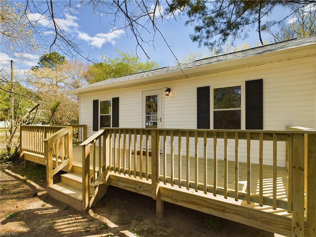 6864 Fields Landing RD