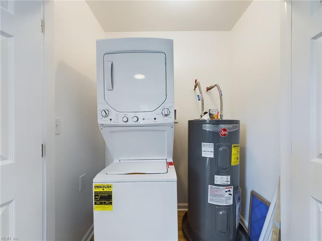 6864 Fields Landing RD