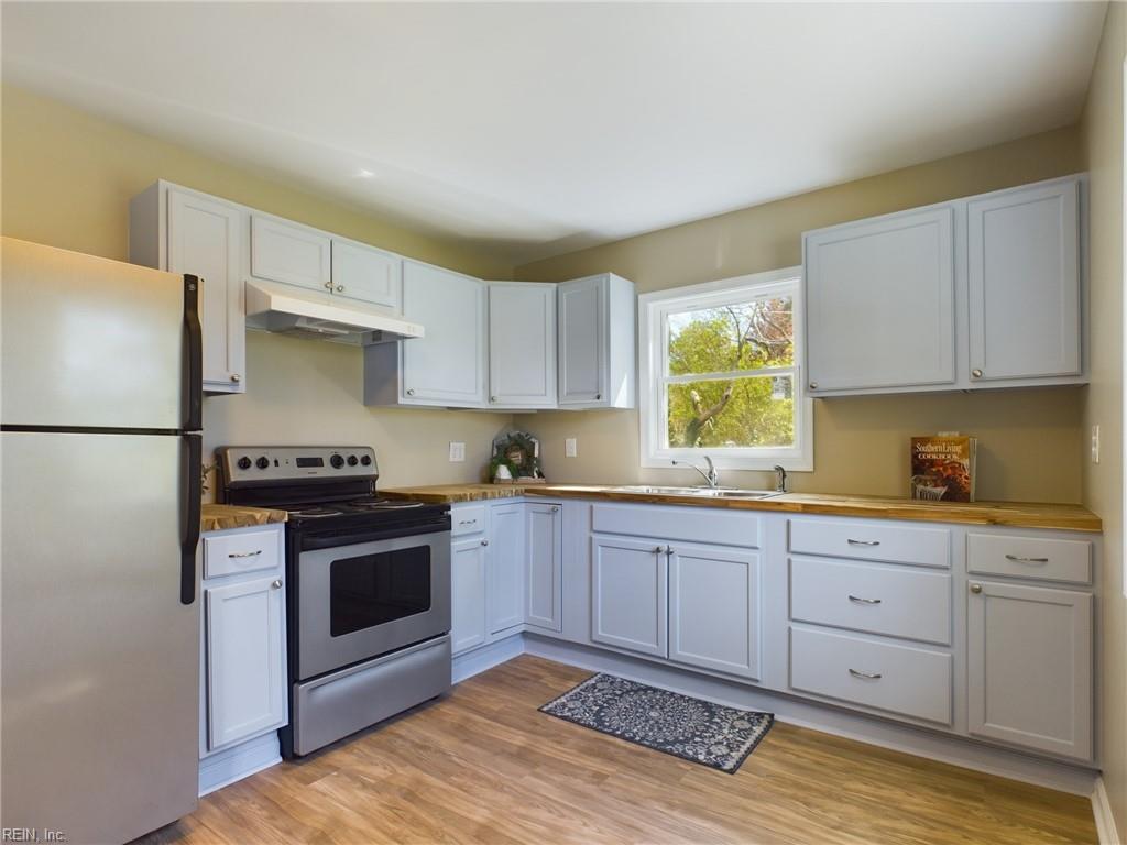 6864 Fields Landing RD