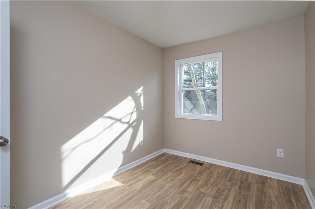 6864 Fields Landing RD