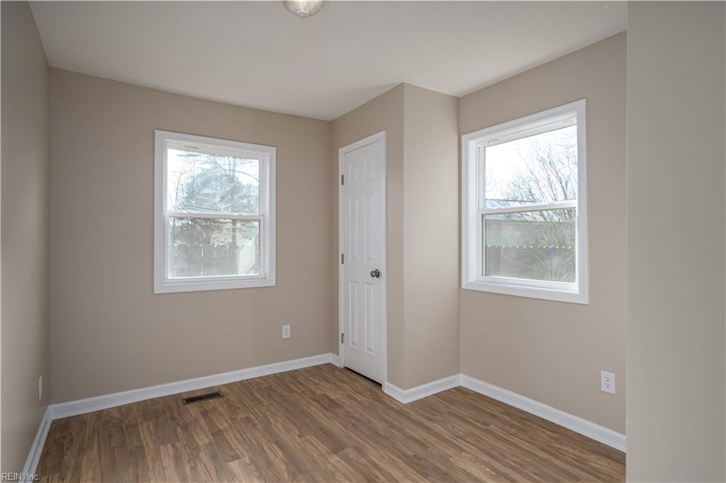 6864 Fields Landing RD