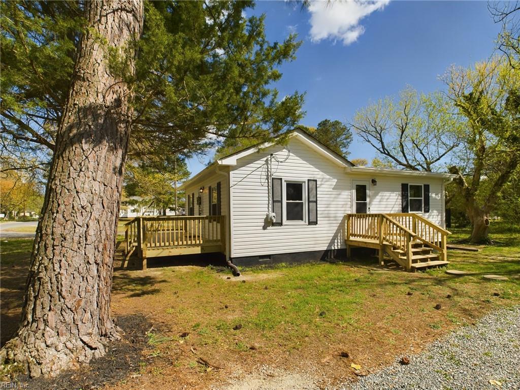 6864 Fields Landing RD