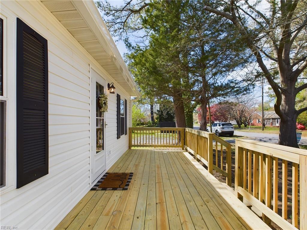 6864 Fields Landing RD