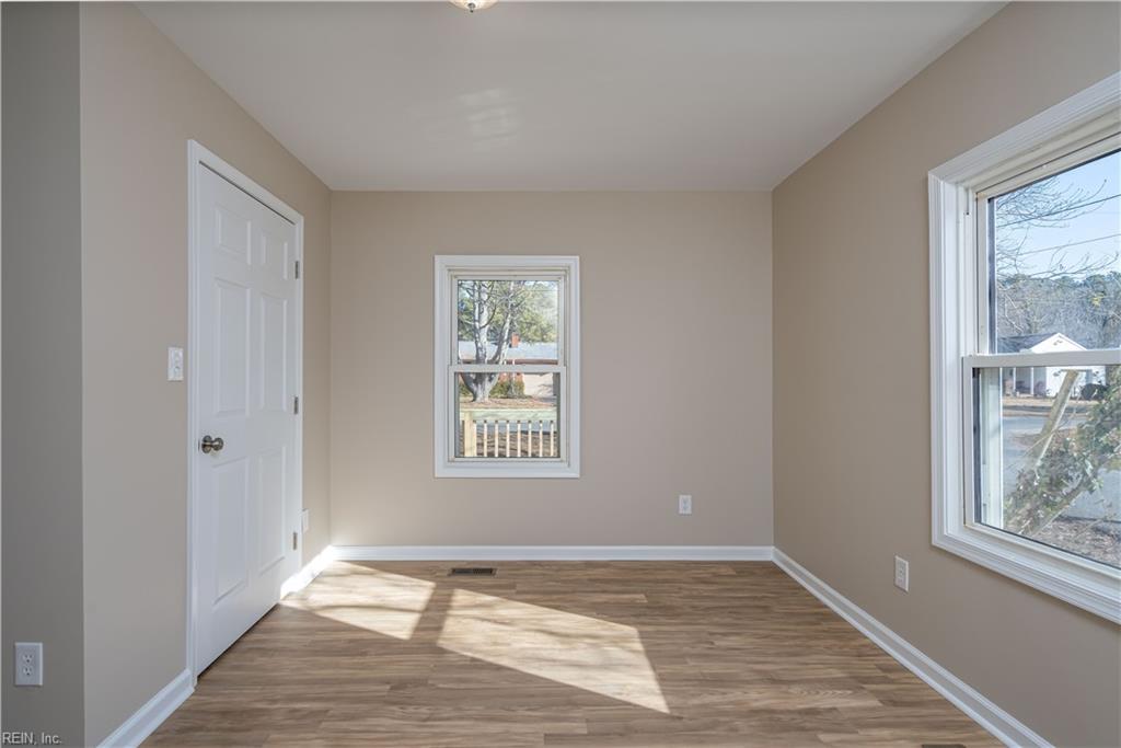 6864 Fields Landing RD