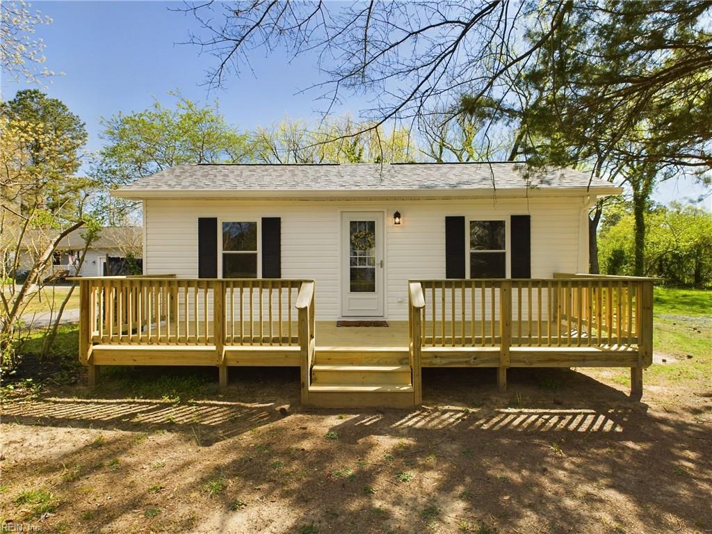 6864 Fields Landing RD